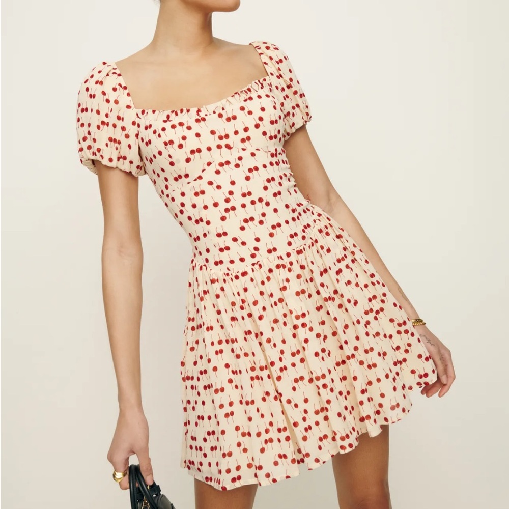 NWOT Reformation Davonne Dress Size 2 in Cherry Pudding